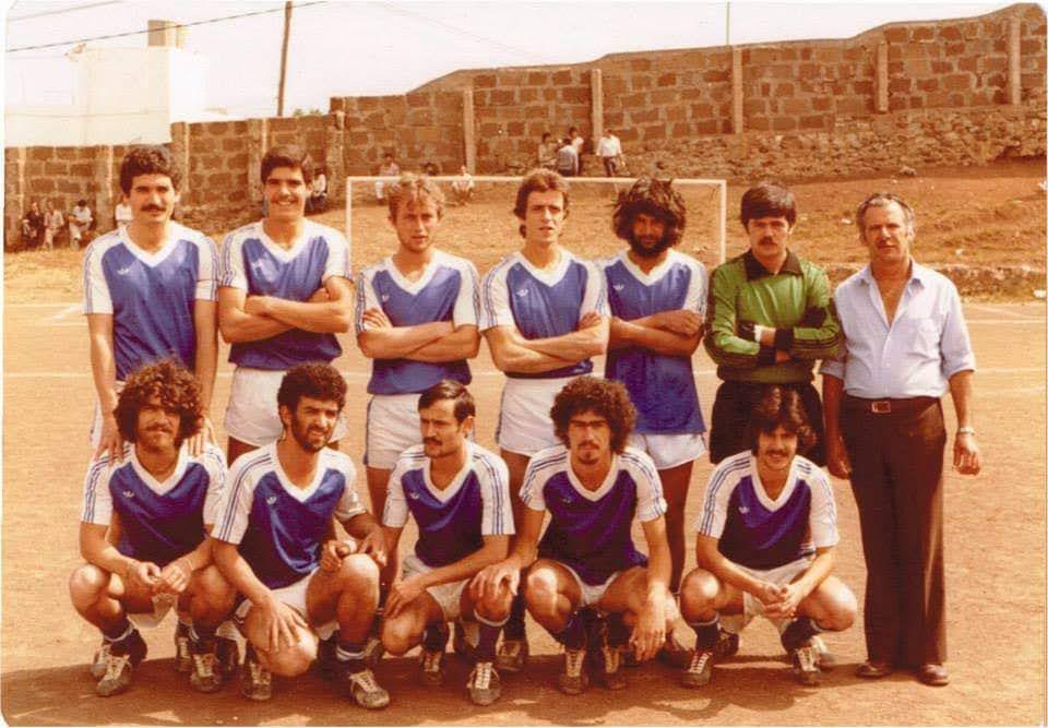 Fotografía histórica de una formación del Firguense